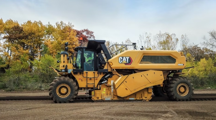 Caterpillar RM600 and RM800 Reclaimers/Stabilizers